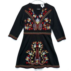 VICKY AND LUCAS Dress Large Long Sleeve Embroidered Knee Length Dress Ornate